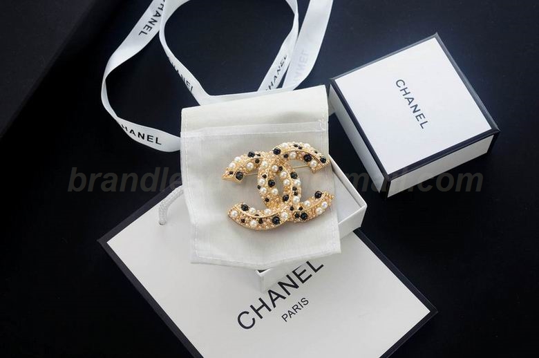 Chanel Brooch 52